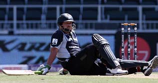 New Zealand beat Sri Lanka to stay in Champions Trophy 